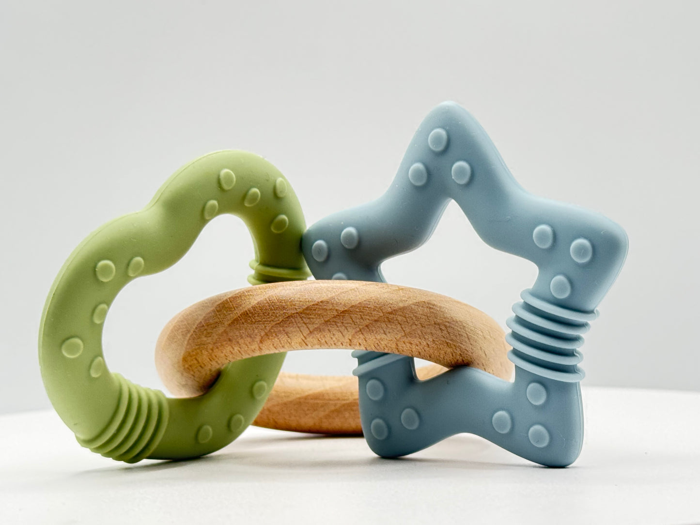 TenOne® Wooden & Silicone Star Teething Ring – BPA-Free, Safe Natural Baby Teether Toy (Pink/Blue)